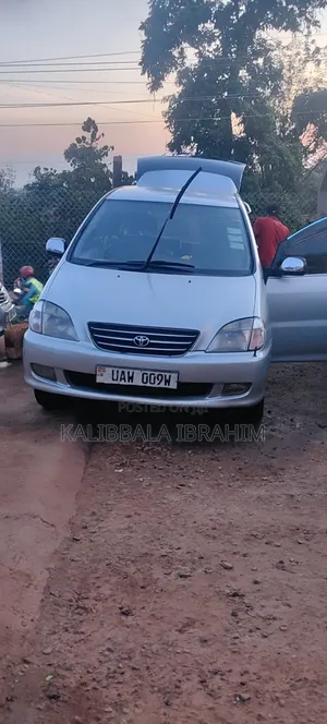 Toyota Nadia 1999 Silver