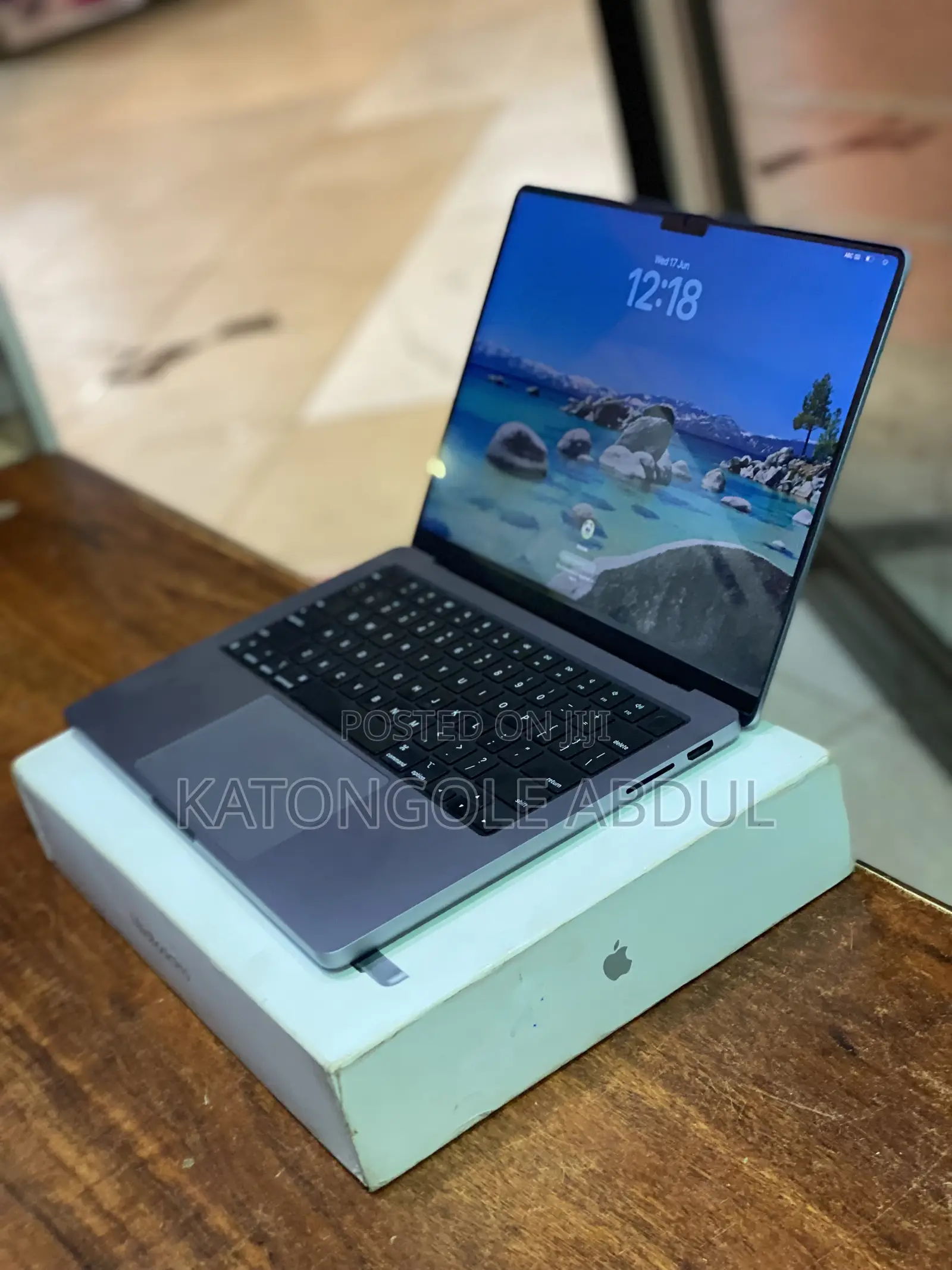 New Laptop Apple MacBook Pro 2024 M3 8GB Apple M3 Pro SSD 1T
