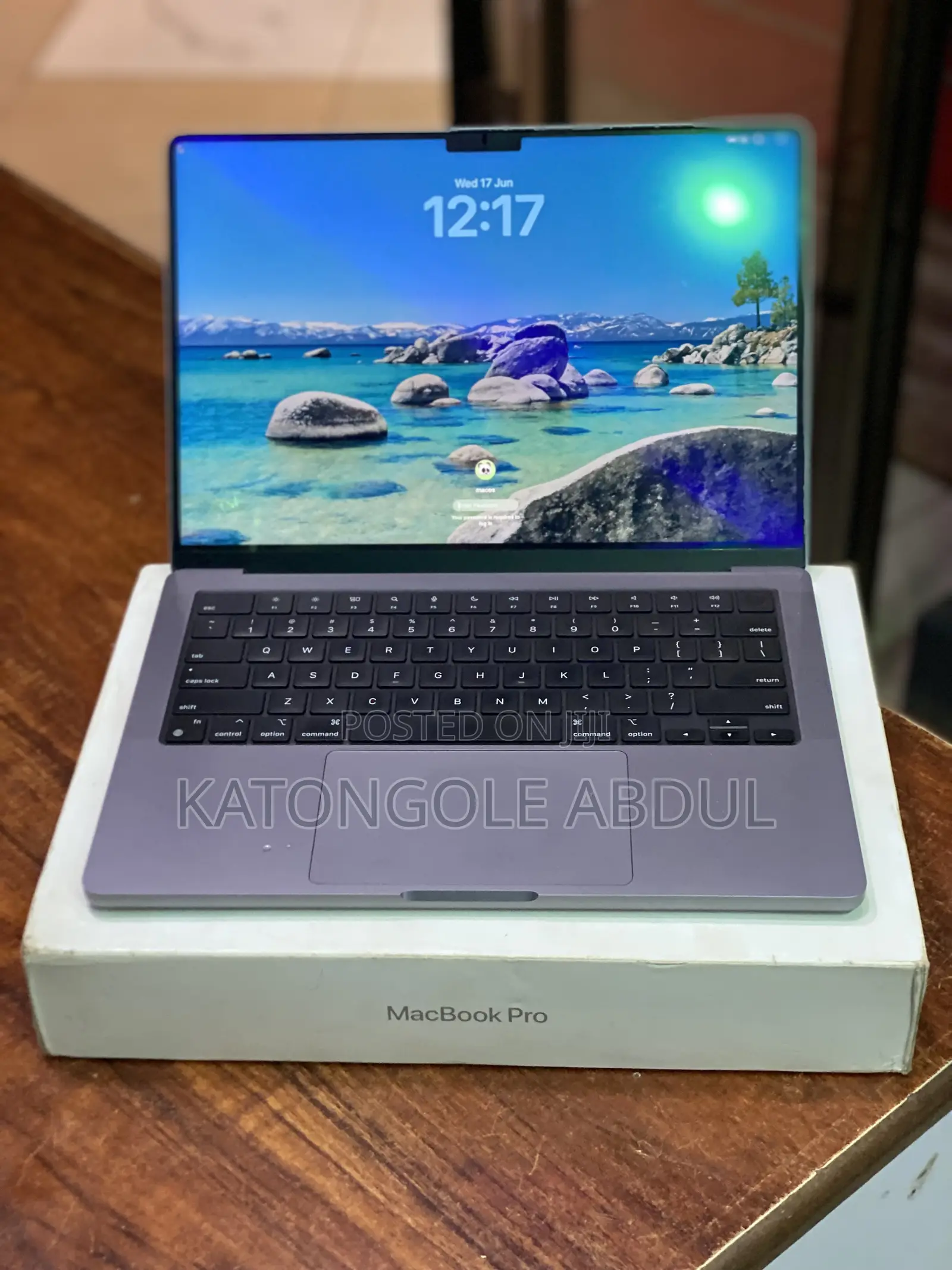 New Laptop Apple MacBook Pro 2024 M3 8GB Apple M3 Pro SSD 1T