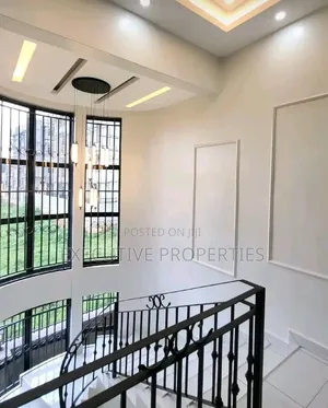 5bdrm Duplex in Kansanga Kiwafu Road, Central Division for rent