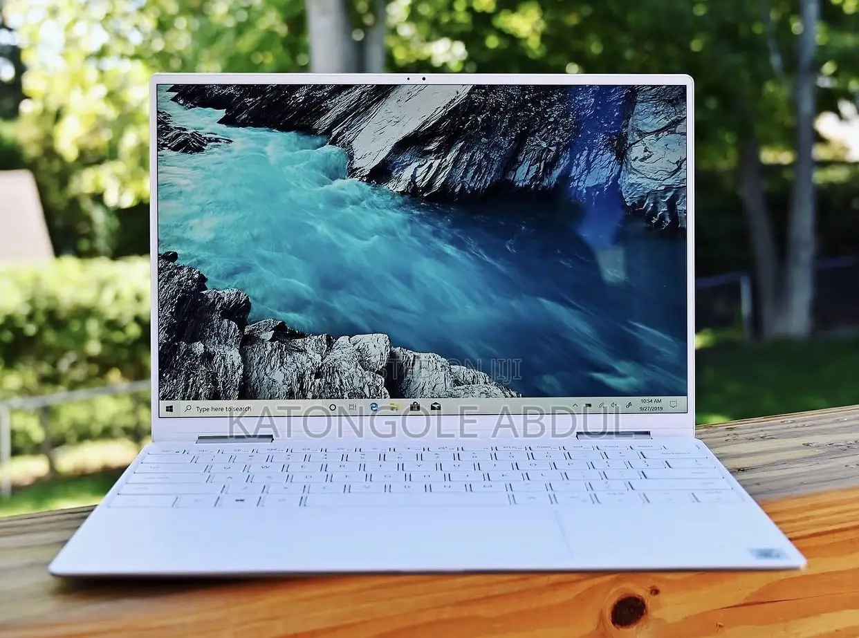 New Laptop Dell XPS 13 7390 16GB Intel Core i7 SSD 512GB