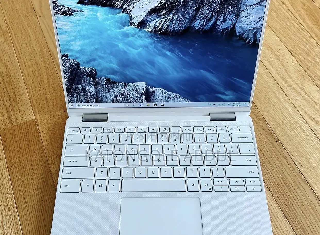 New Laptop Dell XPS 13 7390 16GB Intel Core i7 SSD 512GB