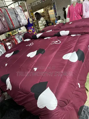 4pc Maroon Heart Duvet, 2 Pillowcases and 1 Bedsheet (4x6 and 5x6)