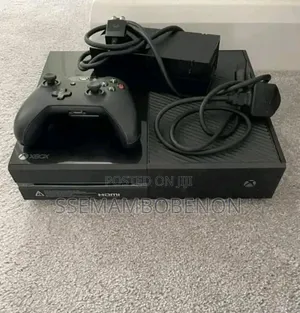 Xbox One With 7 Games Only and One Pad