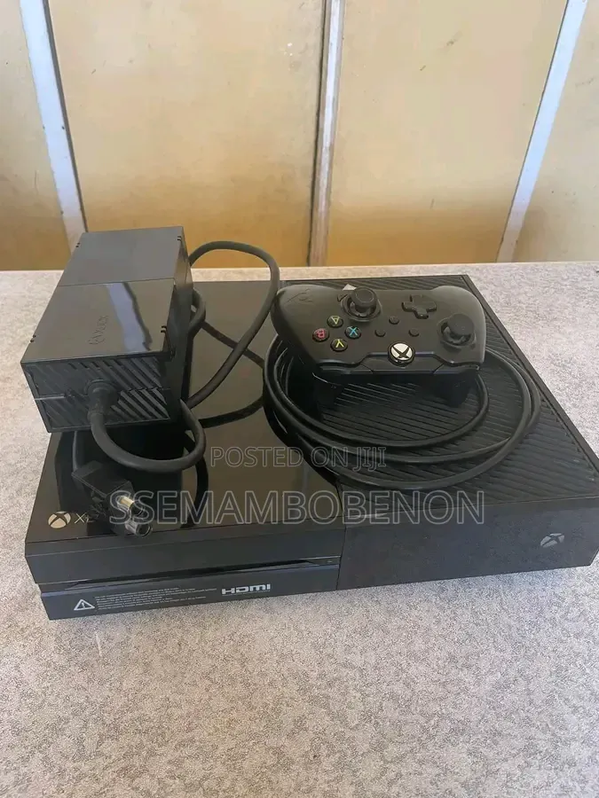 Xbox One With 7 Games Only and One Pad