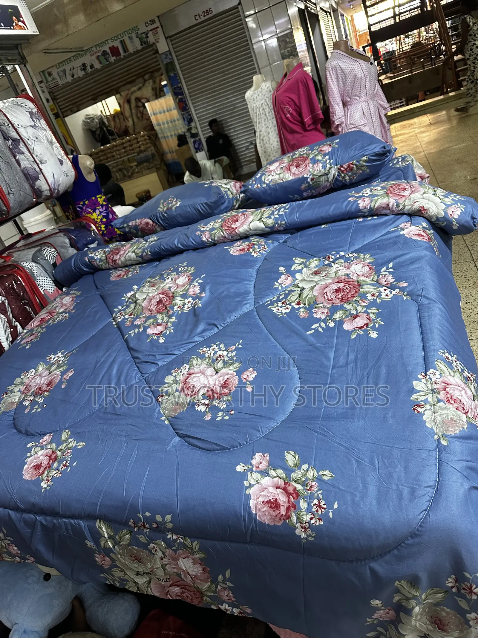 4x6 and 5x6 Blue Floral Duvet With 2 Pillowcases and 1 Bedsheet