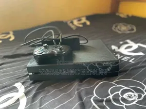 Xbox One With 7 Games Only and One Pad