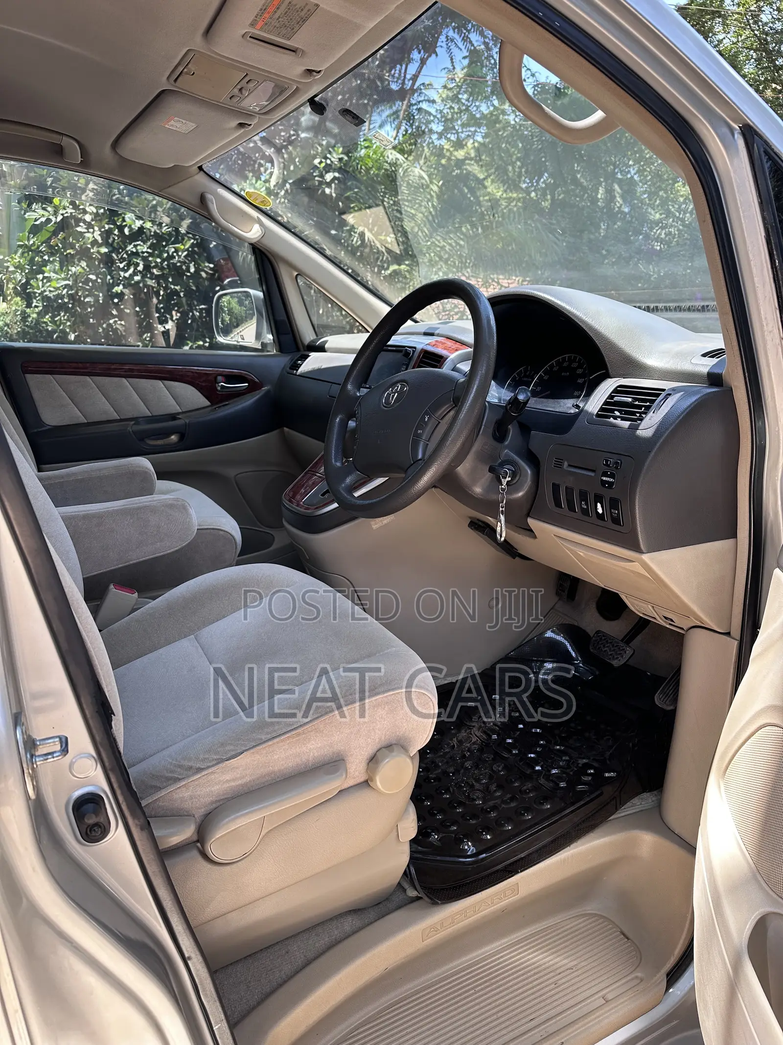 Toyota Alphard 2005 Silver