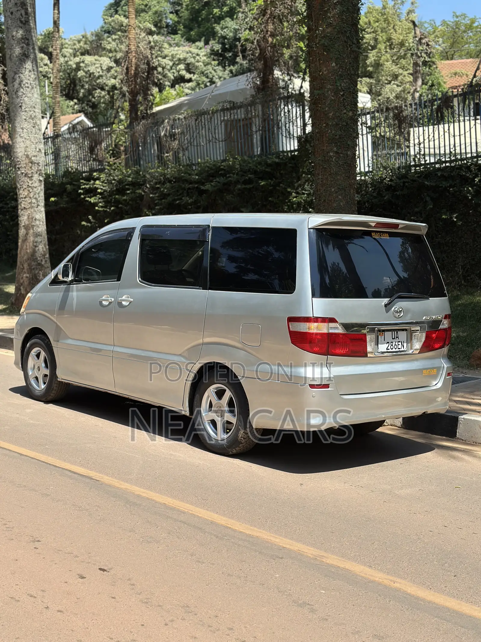 Toyota Alphard 2005 Silver