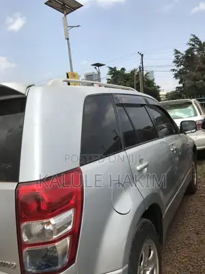 Suzuki Escudo 2005 Silver