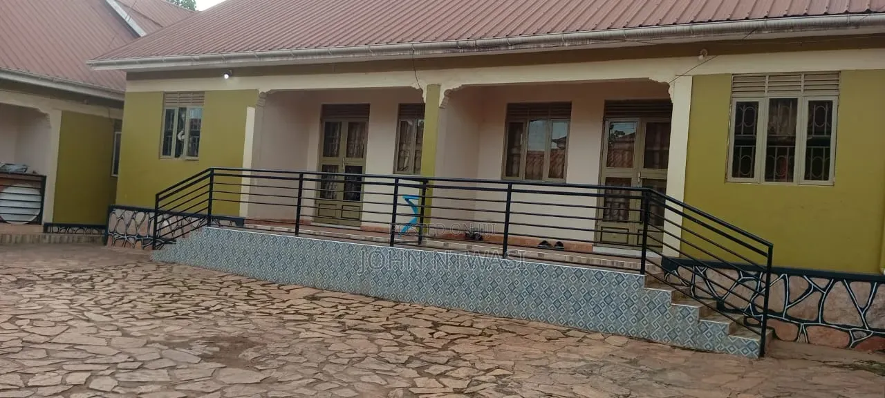 14bdrm Bungalow in Rubaga for sale