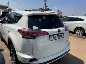 Toyota RAV4 2018 White