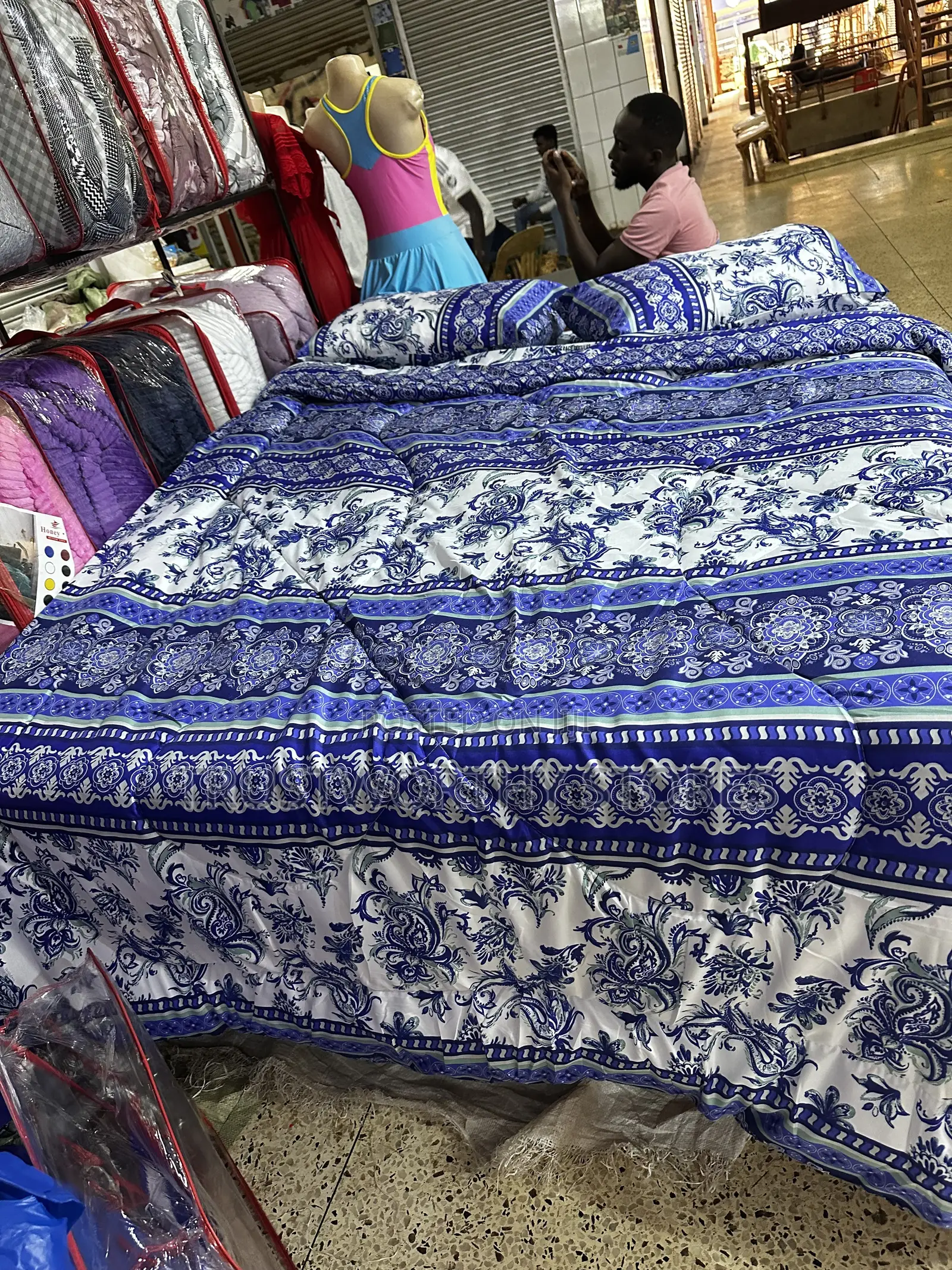 White Blue 2 Pillowcases, 1 Bedsheet and 1 Duvet Size (4x6 5x6)