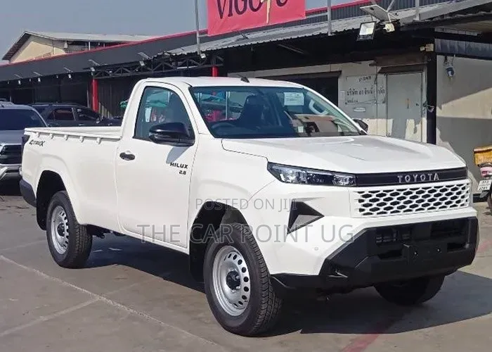 New Toyota Hilux 2025 White