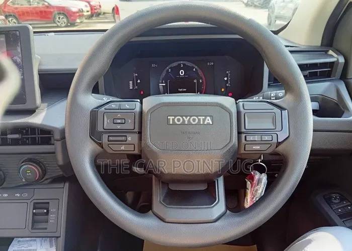 New Toyota Hilux 2025 White