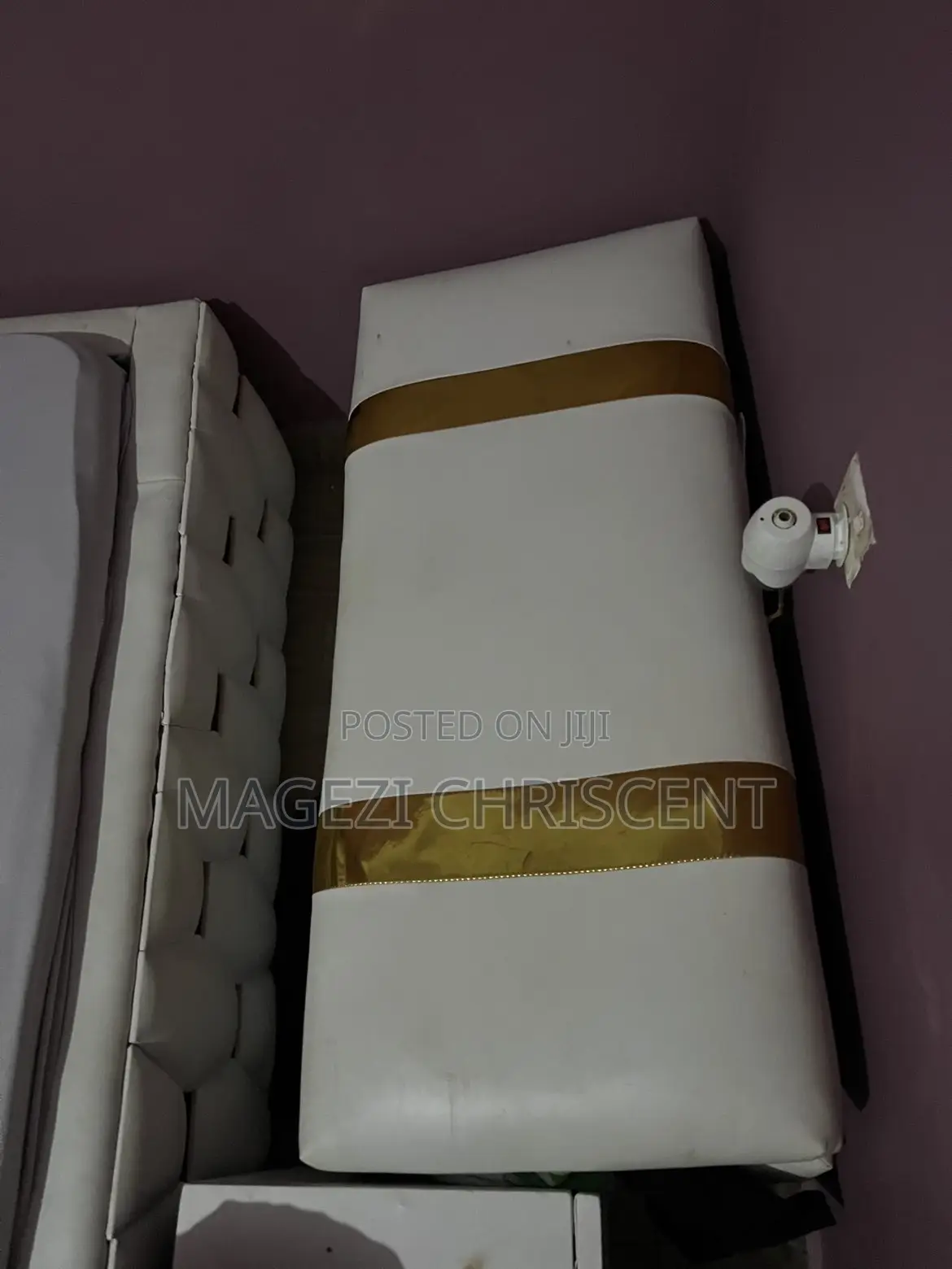 Bed 5by6 With Ottoman
