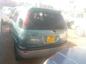 Toyota Raum 2000 Green