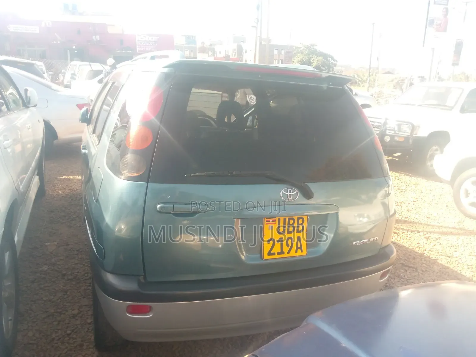 Toyota Raum 2000 Green