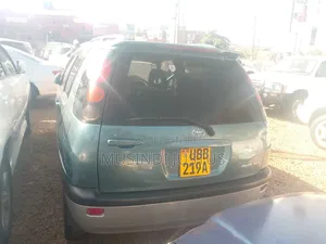 Toyota Raum 2000 Green