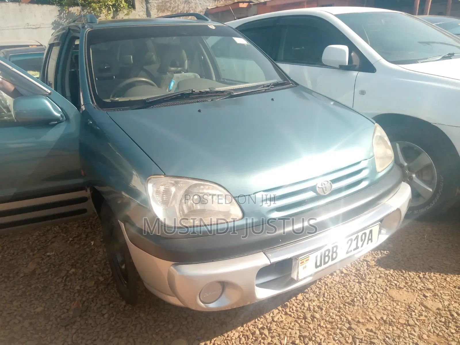 Toyota Raum 2000 Green