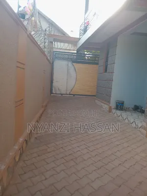 1bdrm House in Main Road, Rubaga for rent