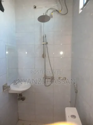 1bdrm House in Main Road, Rubaga for rent