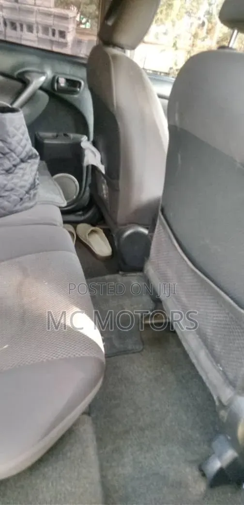 Toyota RAV4 Automatic 2003 White
