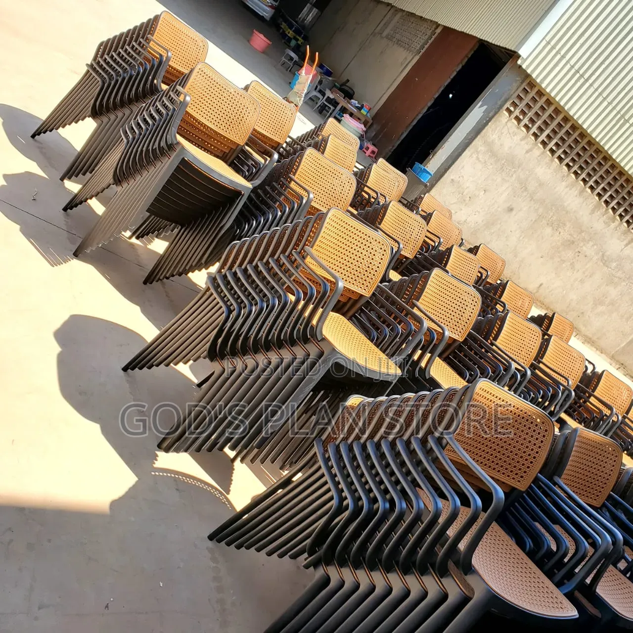 Fixed Mesh Back Plastic Chairs Plastic Chairs 1pc