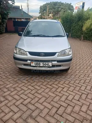 Toyota Corolla Spacio 2000 Silver