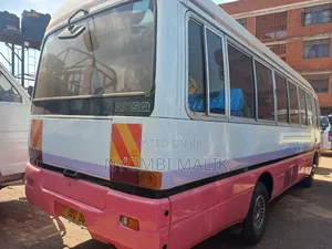 Mitsubishi Fuso Rosa 2001 Beige