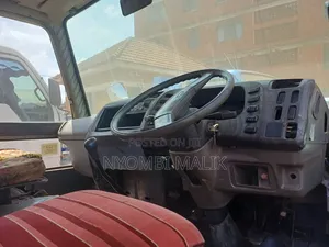 Mitsubishi Fuso Rosa 2001 Beige