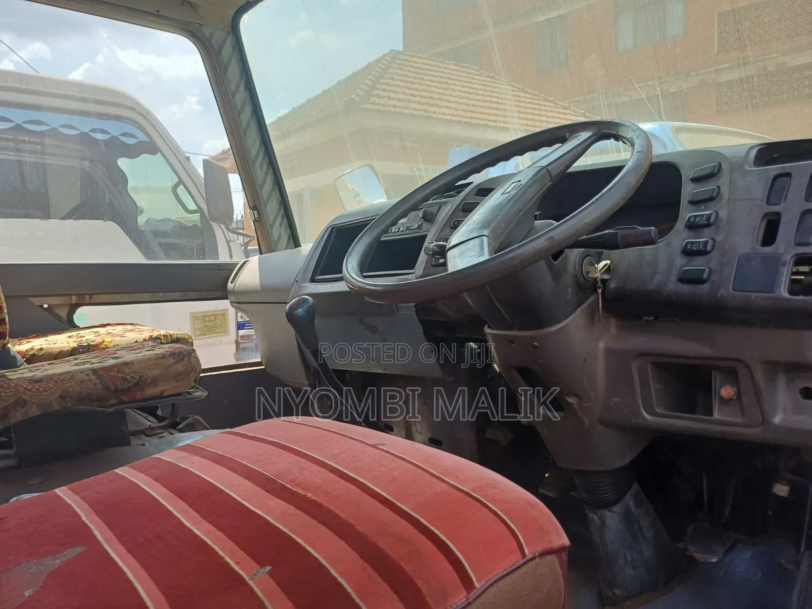 Mitsubishi Fuso Rosa 2001 Beige