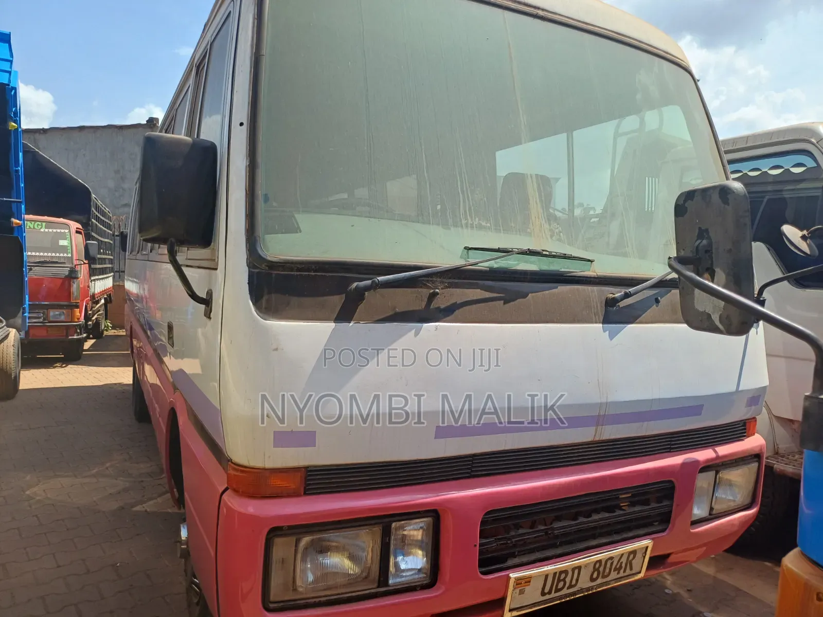 Mitsubishi Fuso Rosa 2001 Beige