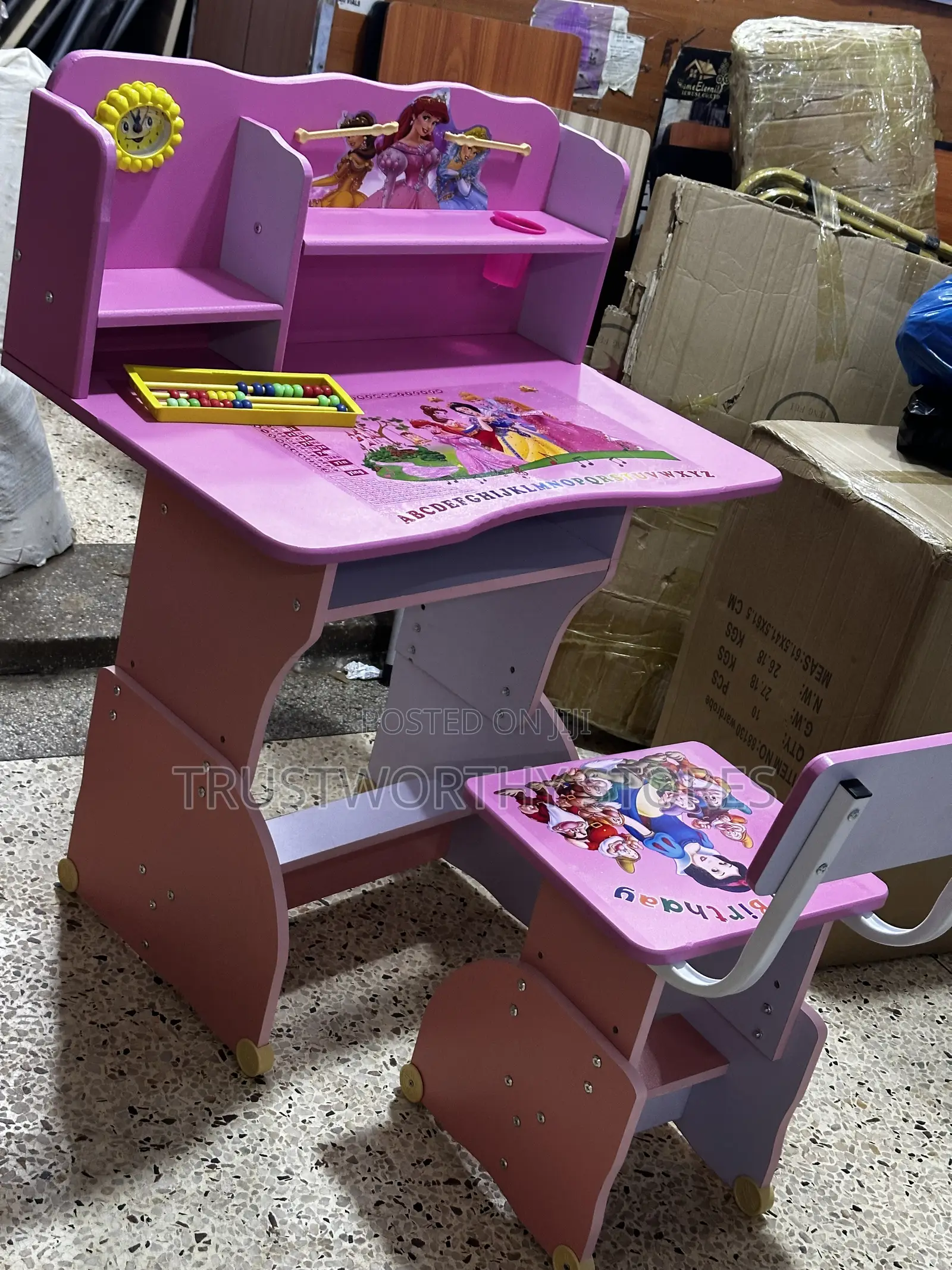 Children’S Cartoon Reading Table With Chair