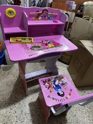 Children’S Cartoon Reading Table With Chair