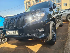 Toyota Land Cruiser Prado 2018 Black
