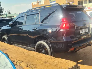 Toyota Land Cruiser Prado 2018 Black