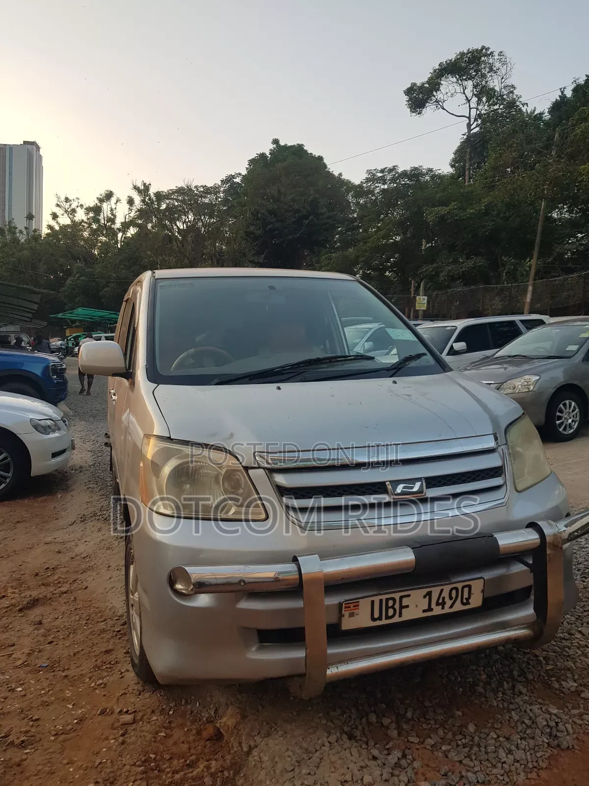 Toyota Noah 2005 Silver