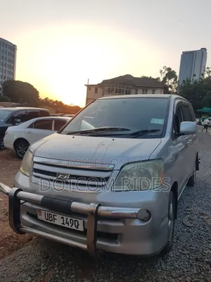 Toyota Noah 2005 Silver