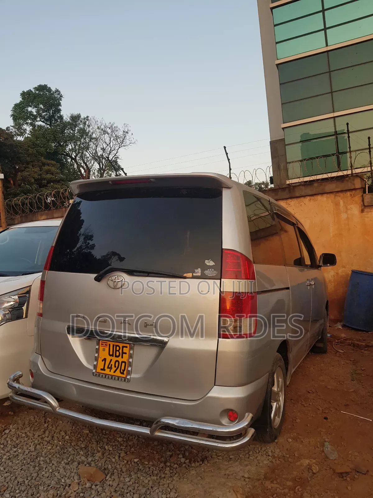Toyota Noah 2005 Silver