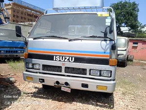 Isuzu 1998 White