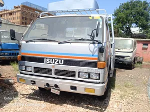 Isuzu 1998 White