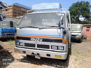 Isuzu 1998 White