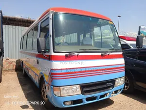 Mitsubishi Fuso Rosa 2012 White
