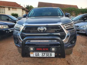 Toyota Hilux 2022 Gray