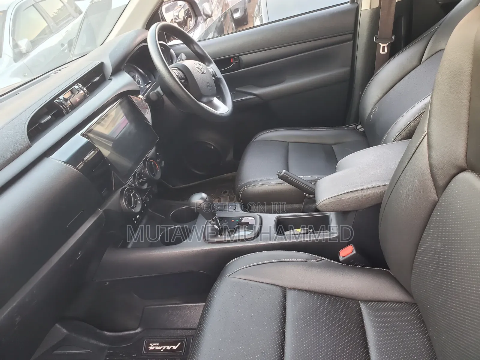 Toyota Hilux 2022 Gray