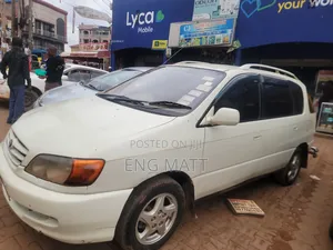 Toyota Ipsum 2000 Pearl