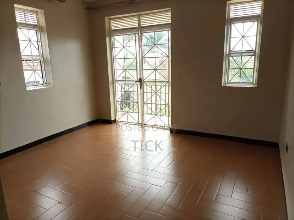 5bdrm Duplex in Bugolobi, Central Division for rent