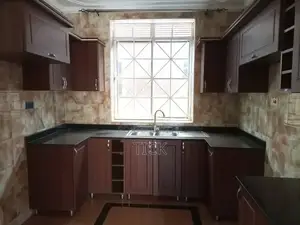 5bdrm Duplex in Bugolobi, Central Division for rent