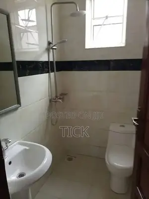 5bdrm Duplex in Bugolobi, Central Division for rent